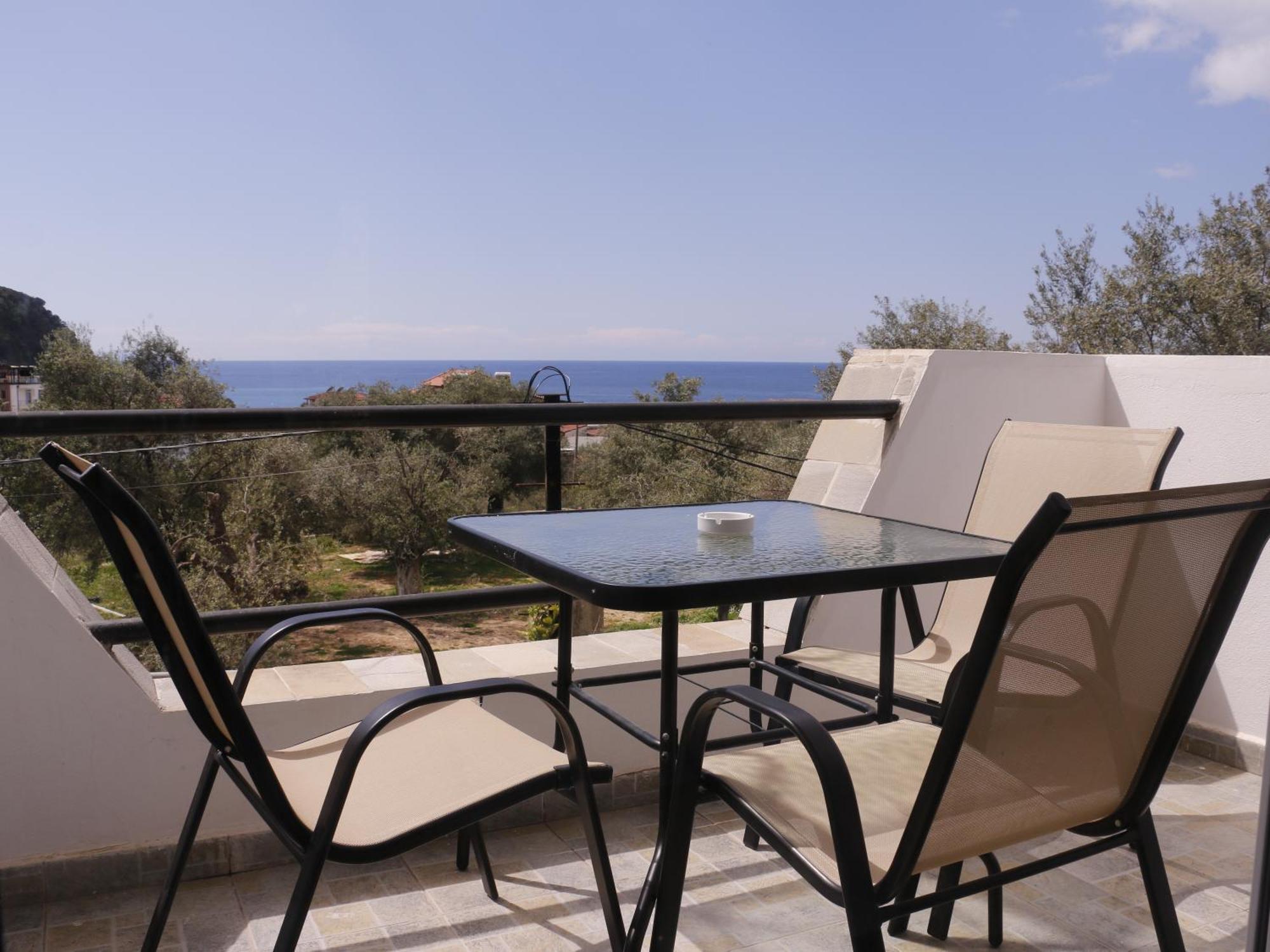 Velco Bb Himara Bed & Breakfast Exterior photo